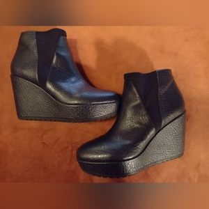 Vera Wang navy boots size 39